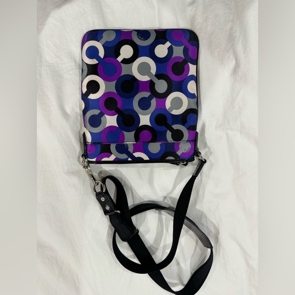 Vintage Coach Crossbody - Picture 4 of 10